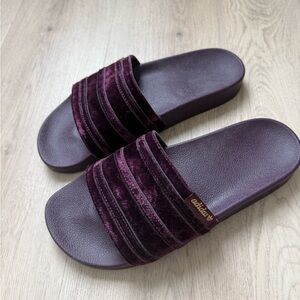 Adidas Women's Adilette Slides. Purple Velvet. Size 9